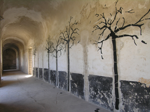 Prima della tempesta, 2006. Porcelain. Site specific installation, Certosa di Padula, Italy